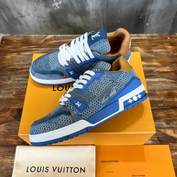 Louis Vuitton Trainer Sneaker - LS196