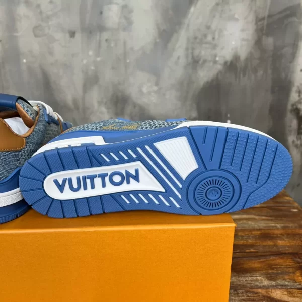 Louis Vuitton Trainer Sneaker - LS196