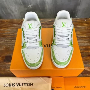 Louis Vuitton Trainer Sneaker - LS198