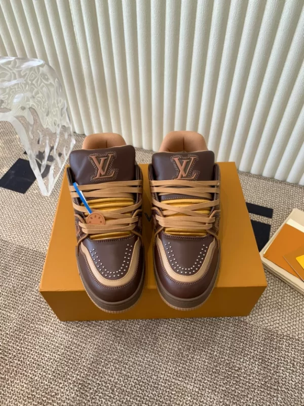 Louis Vuitton Trainer Sneaker - LS201