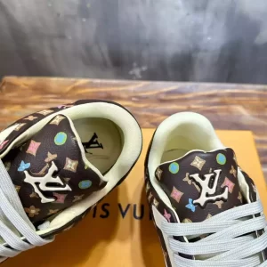 Louis Vuitton Trainer Sneaker - LS207