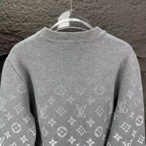 Louis Vuitton Lvse Monogram Degrade Crewneck - HL53