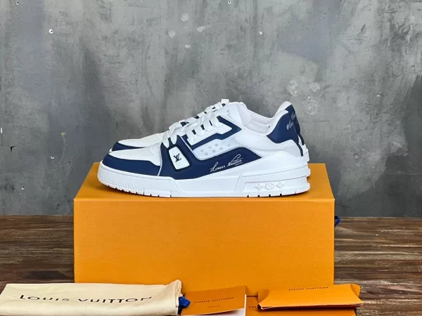 Louis Vuitton Trainer Sneaker In Navy Blue - LS220