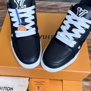 Louis Vuitton Trainer Sneaker - LS224