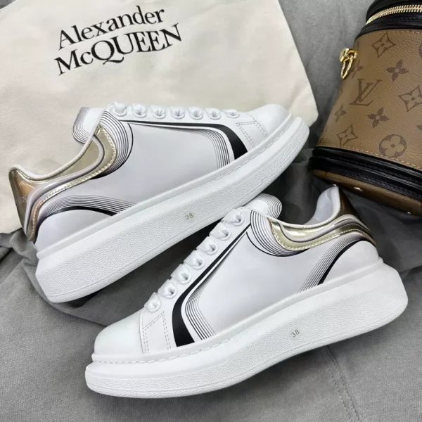 Alexander McQueen Oversized Sneaker - AS19