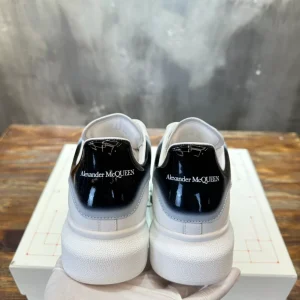 Alexander McQueen Oversized Sneaker - AS58