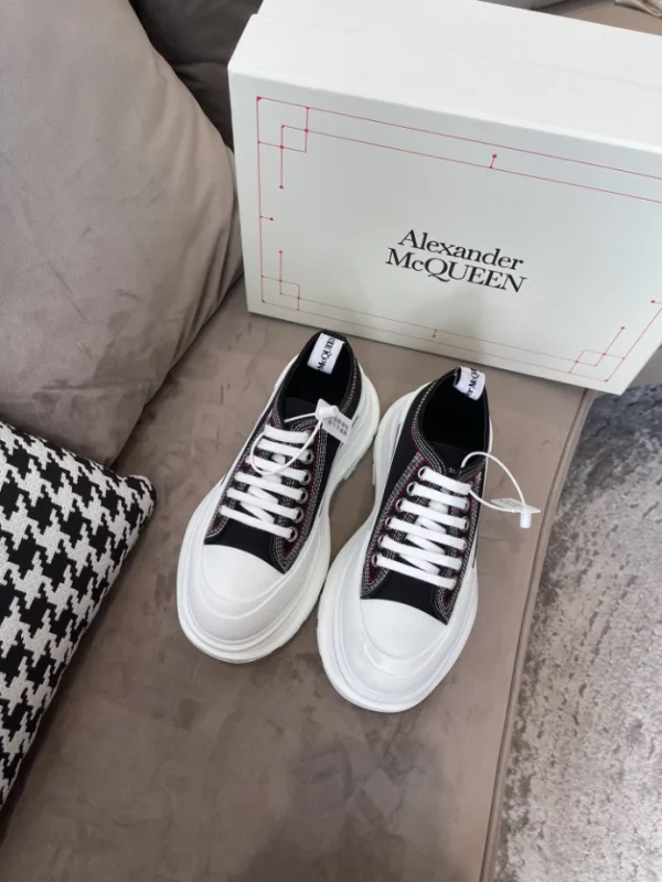 Alexander McQueen Tread Slick Low-top Sneakers - AS50