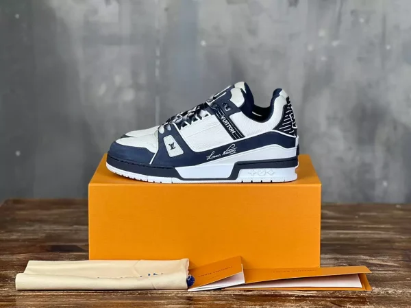 Louis Vuitton Trainer Sneaker In Blue - LS240