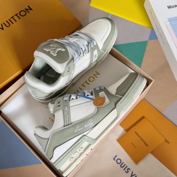 Louis Vuitton Trainer Sneaker In Green - LS237