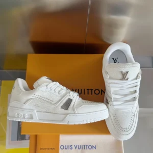 Louis Vuitton Trainer Sneaker In White - LS236