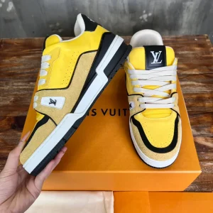 Louis Vuitton Trainer Sneaker - LS247