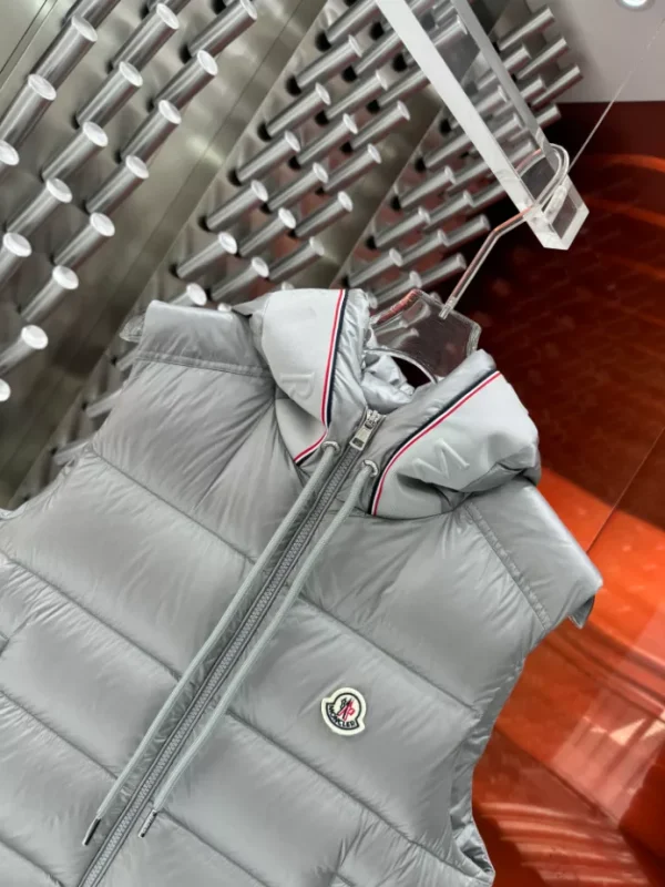 Moncler Down Vest - MK082