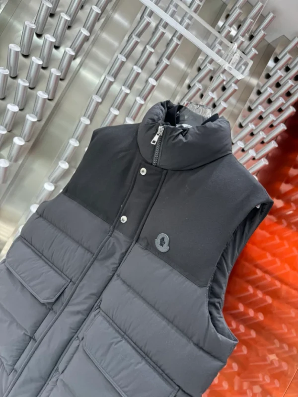 Moncler Down Vest - MK085