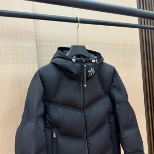 Moncler Jacket - MK070