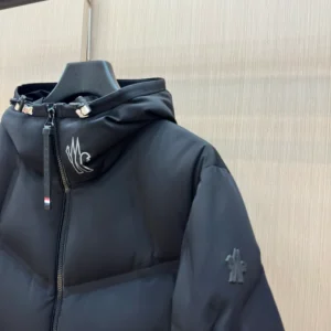 Moncler Jacket - MK070