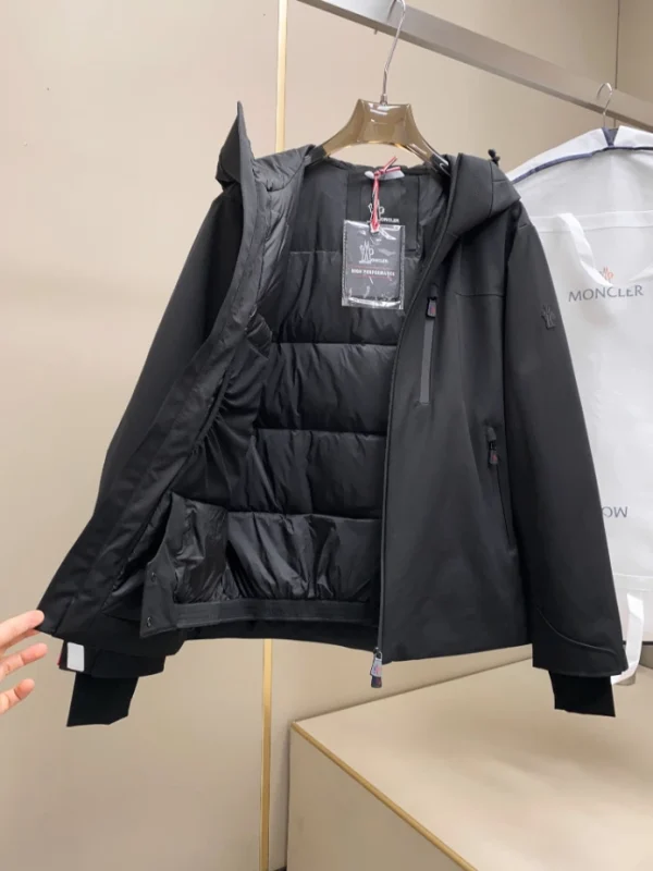 Moncler Jacket - MK073