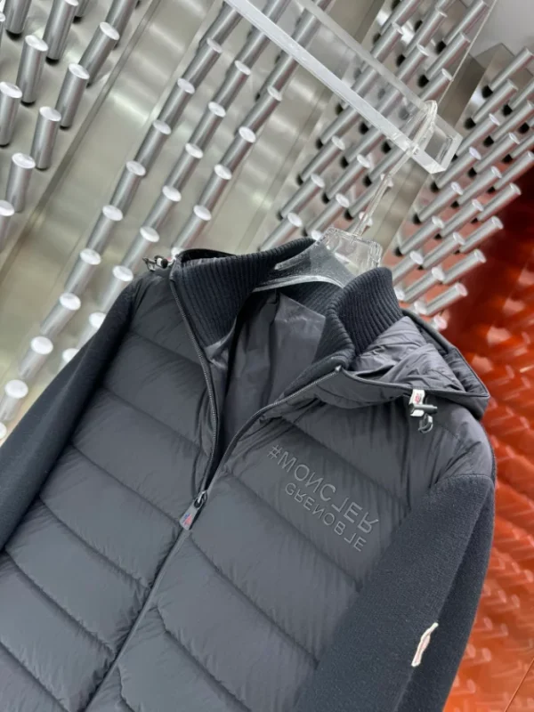 Moncler Jacket - MK079