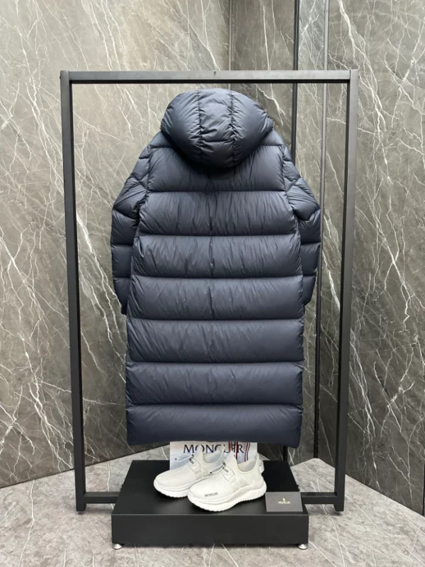 Moncler Jacket - MK081