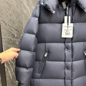 Moncler Jacket - MK081